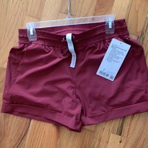 NWT Lululemon Spring Break Away Shorts size 8